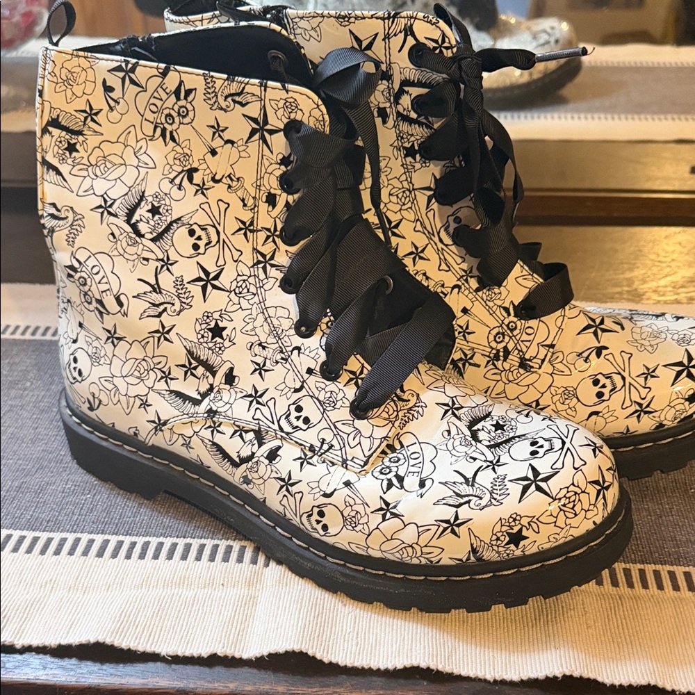 torrid Black & White Graphic Lace-Up Combat Boots